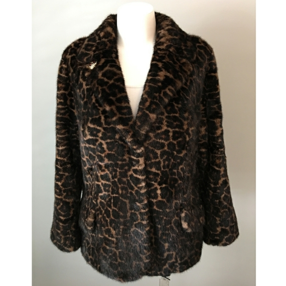 Fur Coat - Picture 6 of 6